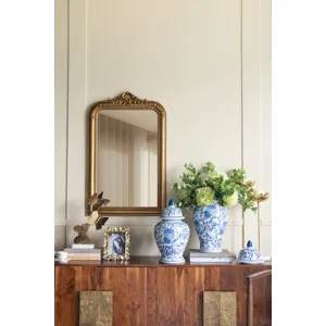 Blue &amp; White Motif Ginger Jar