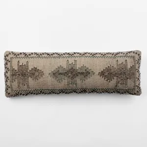 Throw Pillows & Throws