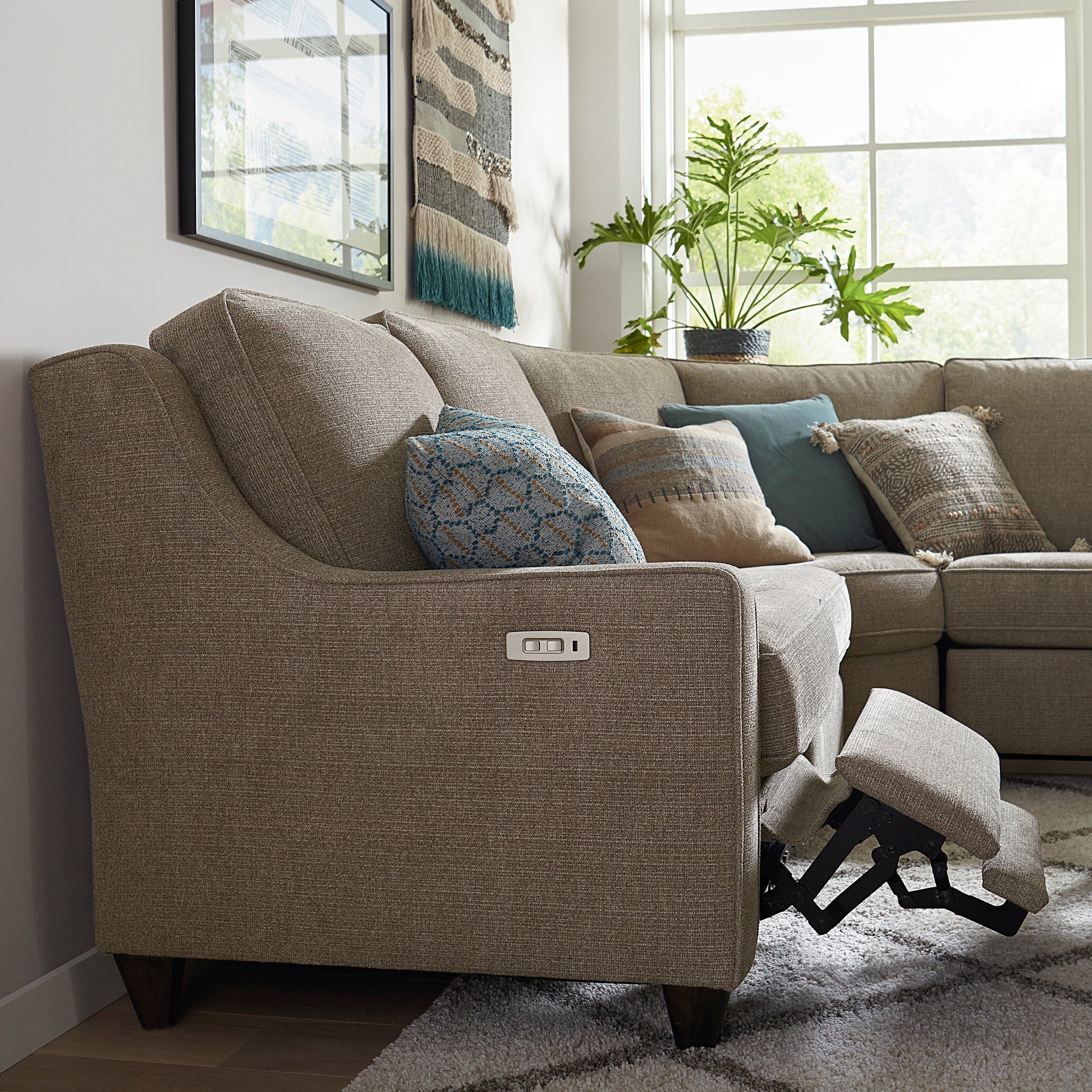 Benchmade Motion Reclining Fabric L Sectional M000LSECT4 by Bassett at