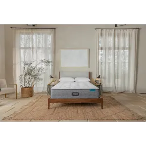 BR22_NATEBERKUS_PL_ROOM_FRONT_CURTAINCLOSED.jpg