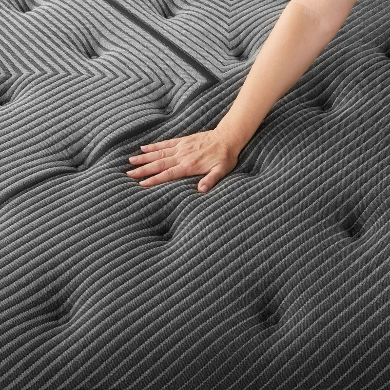 13_BRB22_BLACK_L-CLASS_MDPT_PLPT_DETAIL_TOP_PANEL_HAND_2000x2000.jpg