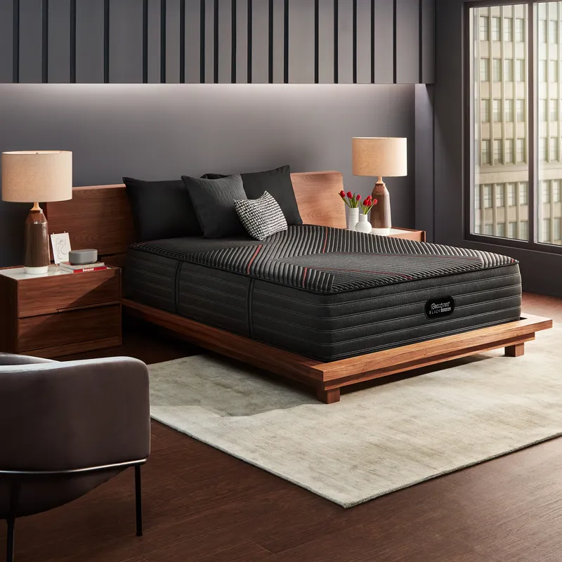 06_BR22_Black_Hybrid_C-Class_MD_Room_Angle_Pillows_2000x2000.jpg