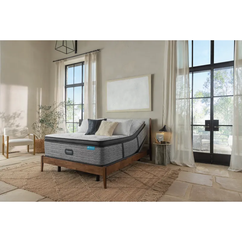 BR22_NATEBERKUS_MDPT_ROOM_ADJBASE.jpg