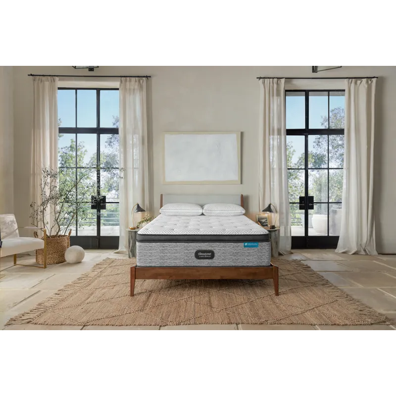 BR22_NATEBERKUS_MDPT_ROOM_FRONT.jpg