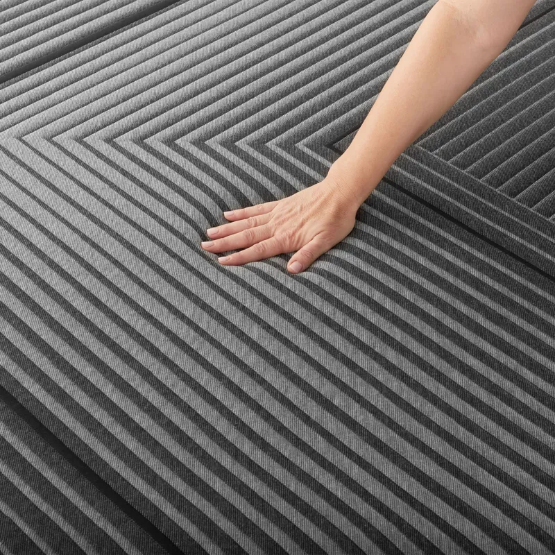 14_BR22_Black_Hybrid_L-Class_FM_MD_PL_Detail_Top_Panel_Hand_2000x2000.jpg