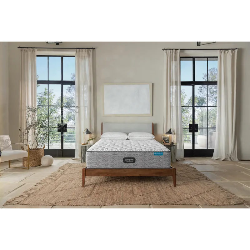 BR22_NATEBERKUS_XFM_ROOM_FRONT.jpg