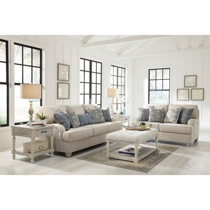 Traemore Loveseat