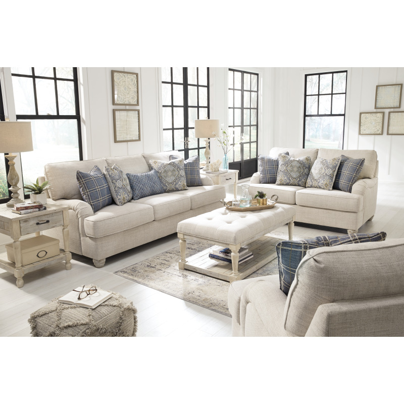 Traemore Loveseat