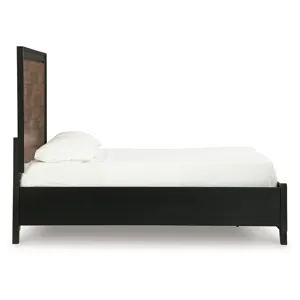 Kraeburn Queen Panel Storage Bed