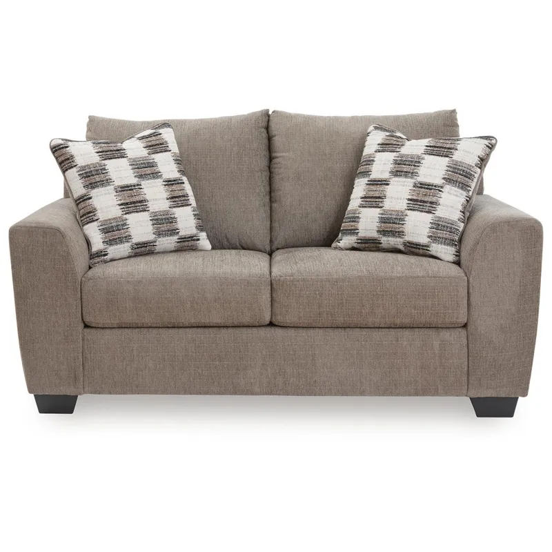 Loreo Loveseat