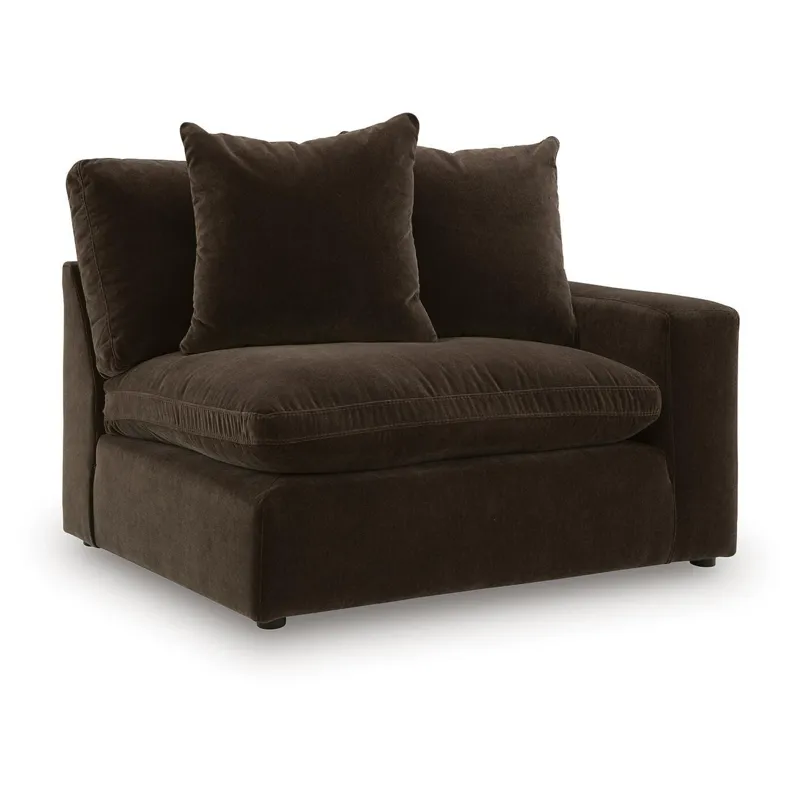 Maxton Heights Right-Arm Facing Corner Chair