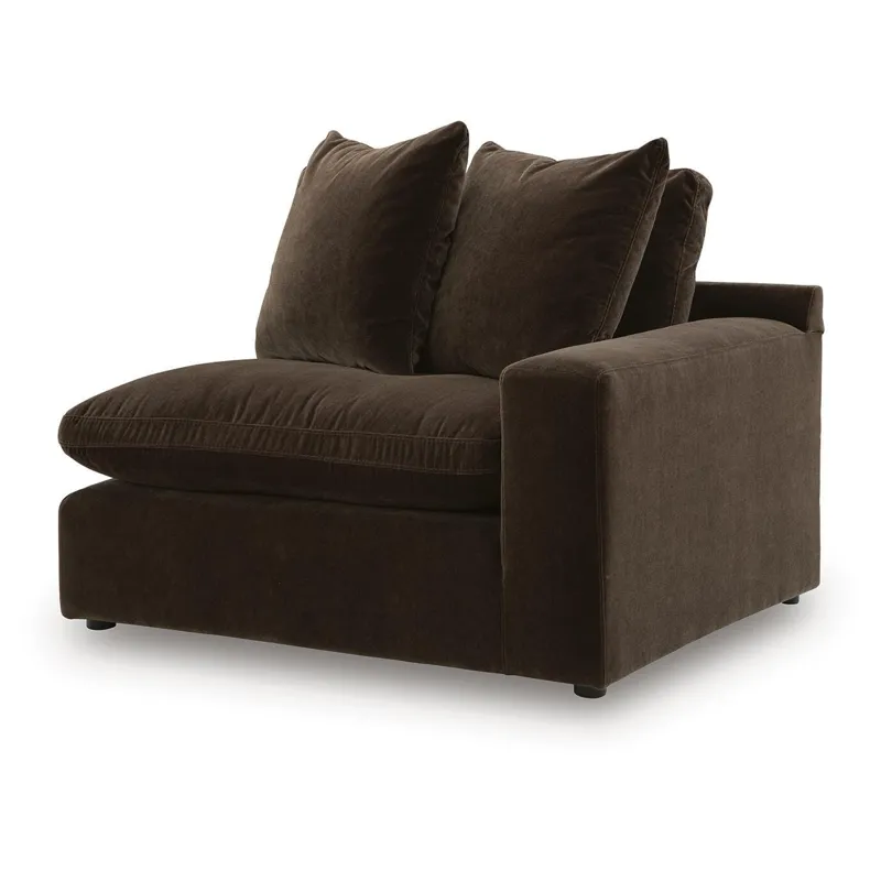 Maxton Heights Right-Arm Facing Corner Chair