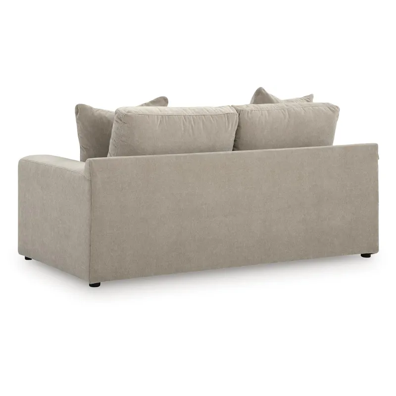 Maxton Heights Loveseat