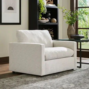 Knumelli Stationary Chair