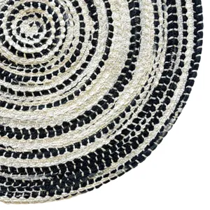 Crafted Black White Round Rug - 5\'6\" x 5\'6\"