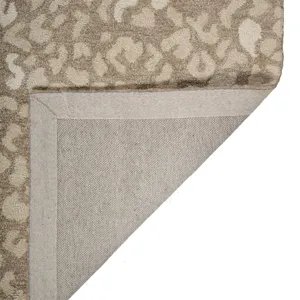 Serengeti-Cheetah Ash Rectangle Rug - 2\'6\" x 8\'6\"