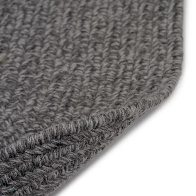 Heathered Grey Oval Rug - 7\' x 9\'