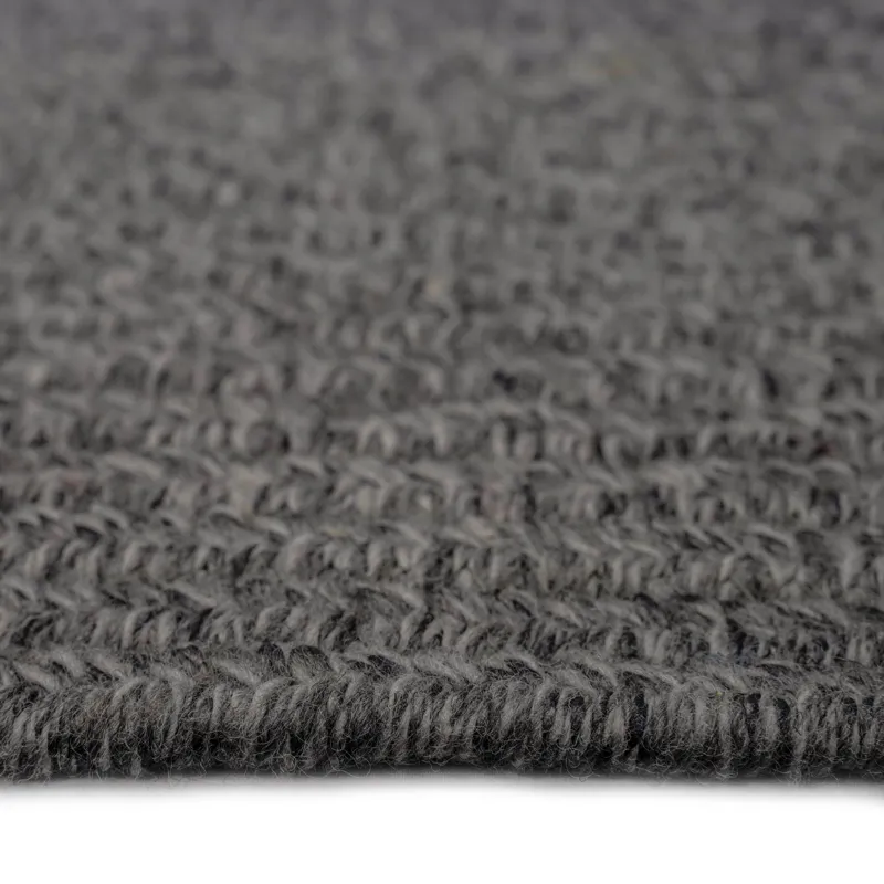 Heathered Grey Oval Rug - 7\' x 9\'