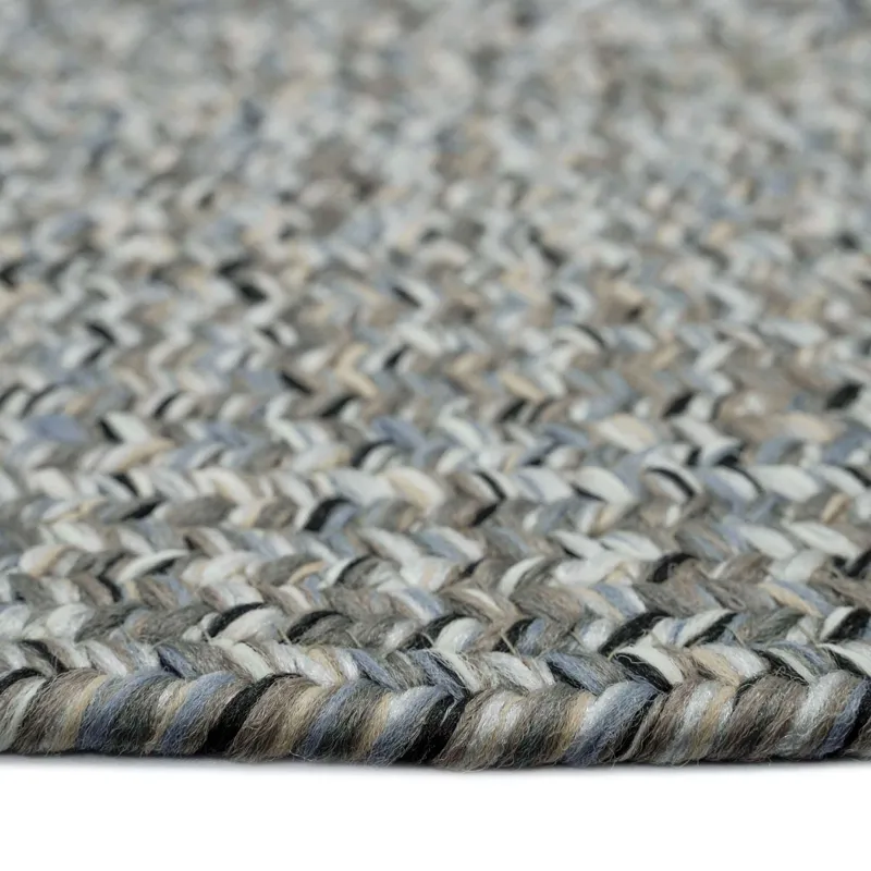 Sea Glass Smoky Quartz Oval Rug - 1\'8\" x 2\'6\"