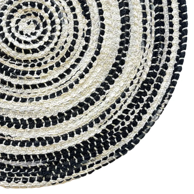 Crafted Black White Round Rug - 5\'6\" x 5\'6\"