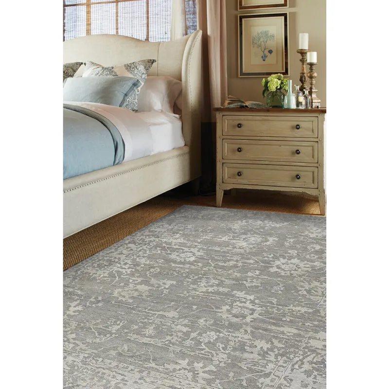 Makrana Grey Rectangle Rug - 5\'6\" x 8\'6\"