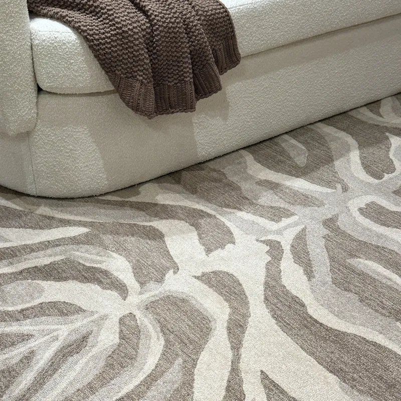 Serengeti-Zebra Ash Rectangle Rug - 2\'6\" x 8\'6\"
