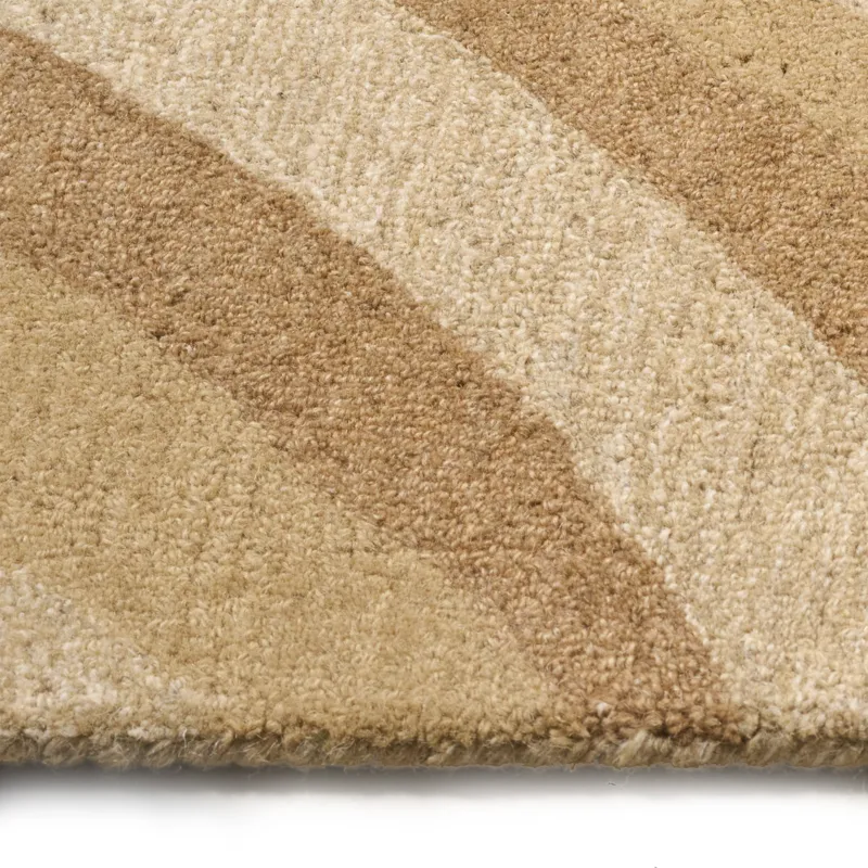 Serengeti-Zebra Beige Rectangle Rug - 2\'6\" x 8\'6\"