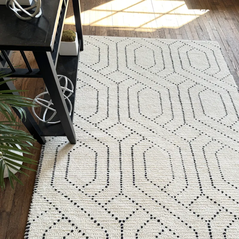 Geometrics Ivory Black Rectangle Rug - 5\' x 8\'