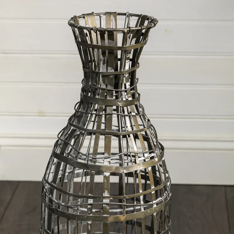 Gi Vase