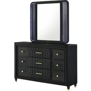 Valeria Dresser