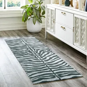 Akina Flannel 2\'3\" x 7\'6\" Runner Rug