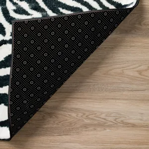 Akina Ivory 1\'8\" x 2\'6\" Rug