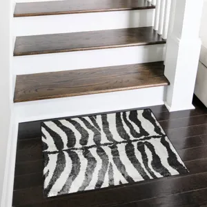 Akina Ivory 1\'8\" x 2\'6\" Rug