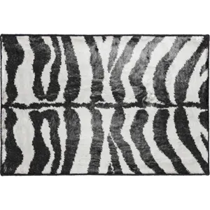 Akina Ivory 1\'8\" x 2\'6\" Rug