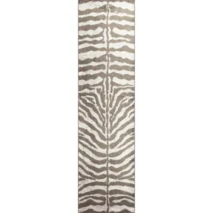 Akina Mocha 2\'3\" x 7\'6\" Runner Rug