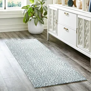 Akina Flannel 2\'3\" x 7\'6\" Runner Rug