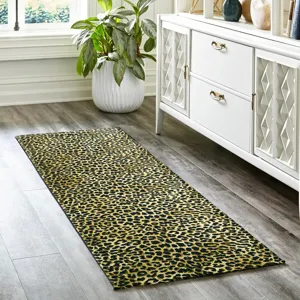 Akina Gold 2\'3\" x 7\'6\" Runner Rug