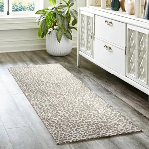 Akina Stone 2\'3\" x 7\'6\" Runner Rug