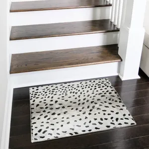 Akina Ivory 1\'8\" x 2\'6\" Rug