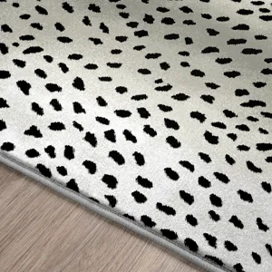 Akina Ivory 2\'3\" x 7\'6\" Runner Rug