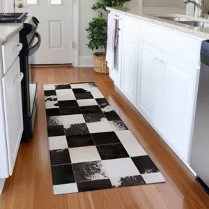 Luxury Washable Indoor/Outdoor Bozeman Black 2\'3\" x 7\'6\" Runner Rug
