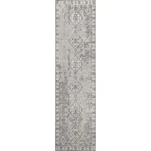 Brisbane Silver 2\'3\" x 7\'6\" Runner Rug