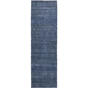 Luxury Washable Indoor/Outdoor Burano Navy 2\'3\" x 7\'6\" Runner Rug