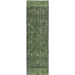 Indoor/Outdoor Karaj Cactus 2\'3\" x 7\'6\" Runner Rug