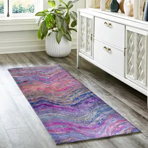 Kikiamo Passion 2\'3\" x 7\'6\" Runner Rug