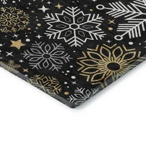 Luxury Washable Indoor/Outdoor Merry & Bright Black 8\' x 8\' Round Rug