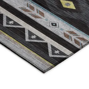 Indoor/Outdoor Phoenix Black Washable 8\' x 10\' Rug