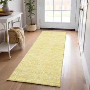 Luxury Washable Indoor/Outdoor Solace Yellow 2\'3\" x 7\'6\" Runner Rug