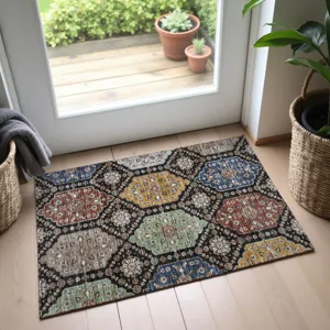 Indoor/Outdoor Silk Road Black 1\'8\" x 2\'6\" Rug