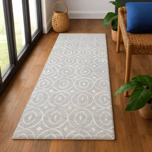 Luxury Washable Indoor/Outdoor The Reserve Silver 2\'3\" x 7\'6\" Runner Rug